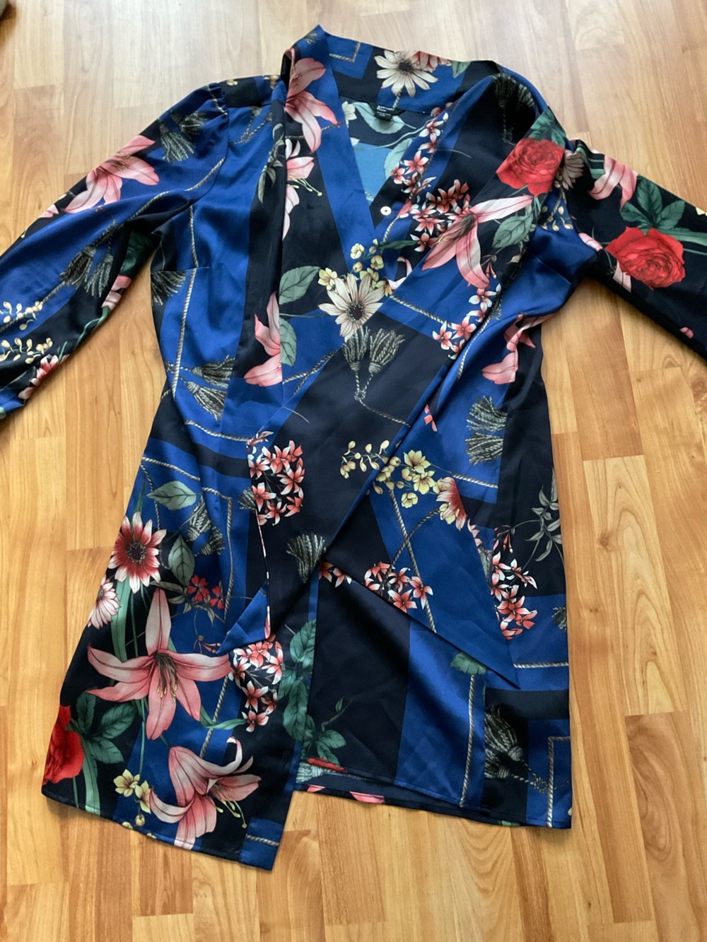Guess by Marciano Navy & Royal Blue Floral Satin Robe